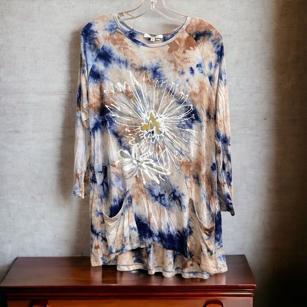 Jess & Jane M Lagenlook Art to Wear Tie Dye Tunic with Daisy Flower Design